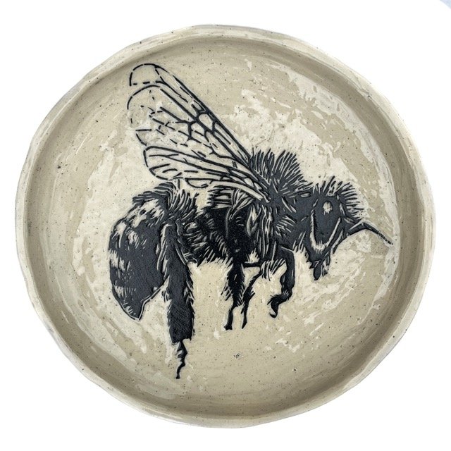 Alexis Sutaria Bee Plate Gold Medium